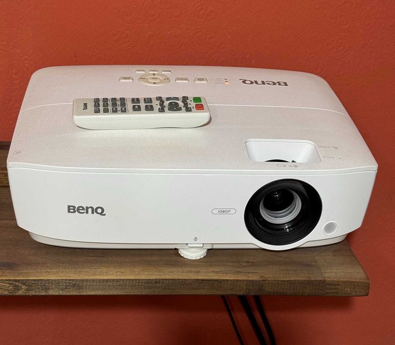 Продавам: Проектор BENQ TH535 Full HD, 3500 лумена, 2x HDMI, 15.000:1