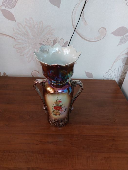 Продам вазу в отличном состоянии