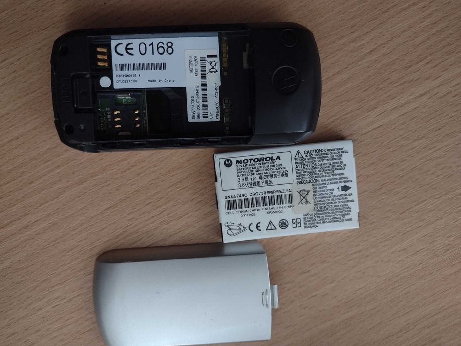 Motorola C123 със зарядно устройство