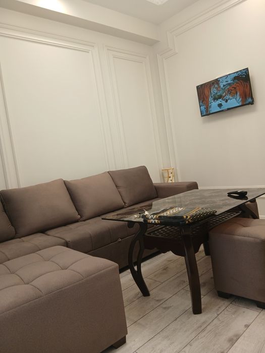 Сдаётся по суточно  квартира в центре Города!!!