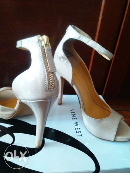 Loro Piana нови чехли, Елегантни обувки c висок ток