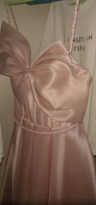 Платье нарядное в идеальном состоянии