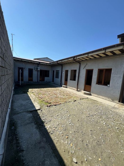 Qorasuvda 3,5 sotix hovli srochna sotiladiiii