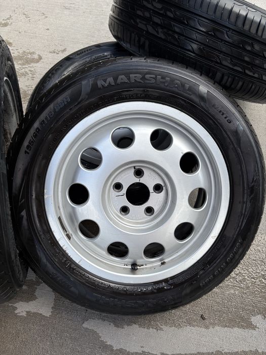 Продавам 4 броя летни гуми Marshal MH15 с размер 195/60 R15 88H.   DOT 0822 (Карани 2 сезона, като нови)