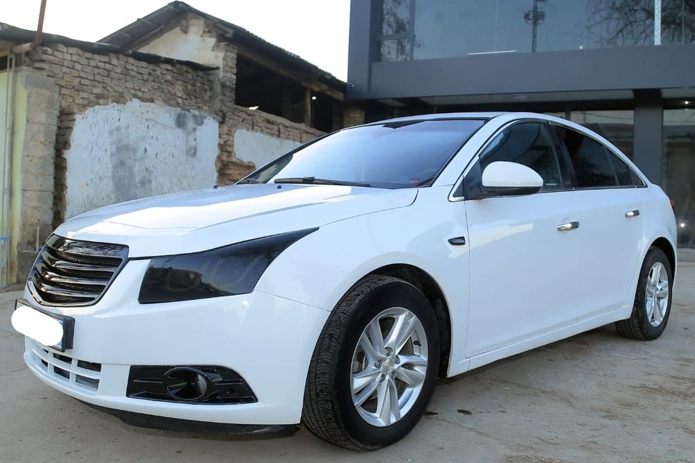 Chevrolet Cruze
5 pazisya lyuki bor.
Yili 2009.
Dvigetel 1.6
Yurgani