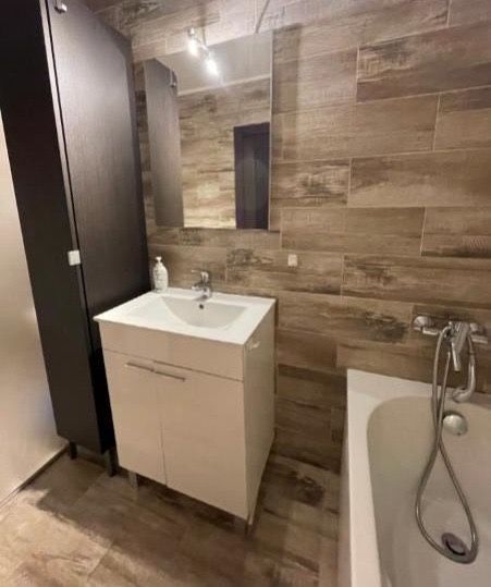 Дава се под наем Тристаен апартамент в София, Център - 105 кв.м за 561 € - Снимка #7