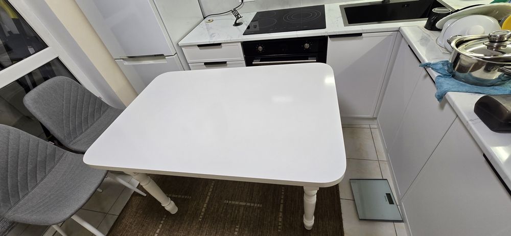 Продается кухонный стол