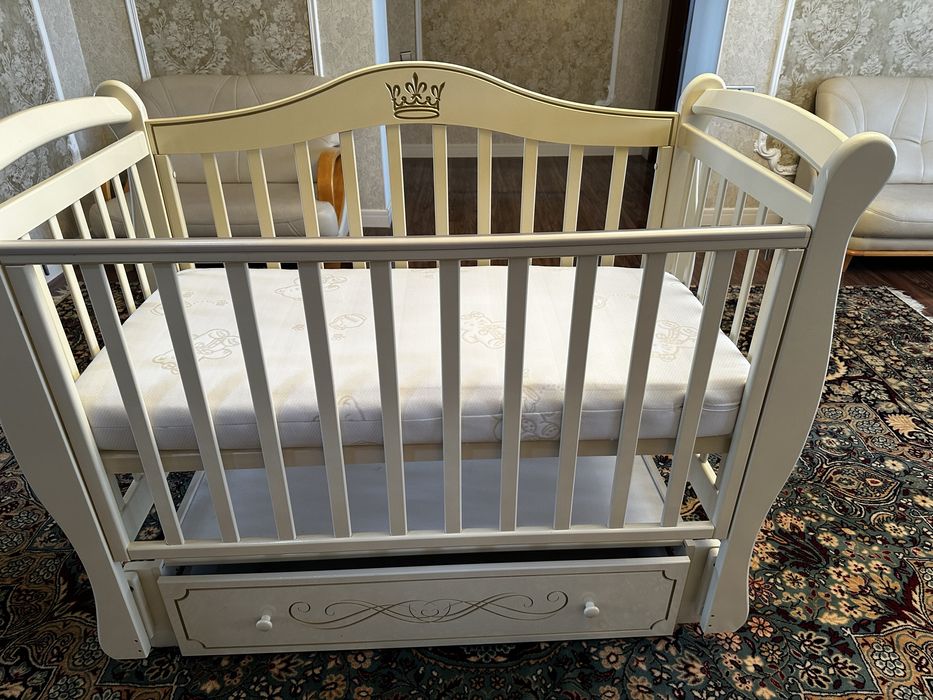 Детская кроватка