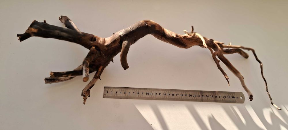 Коряга в аквариум