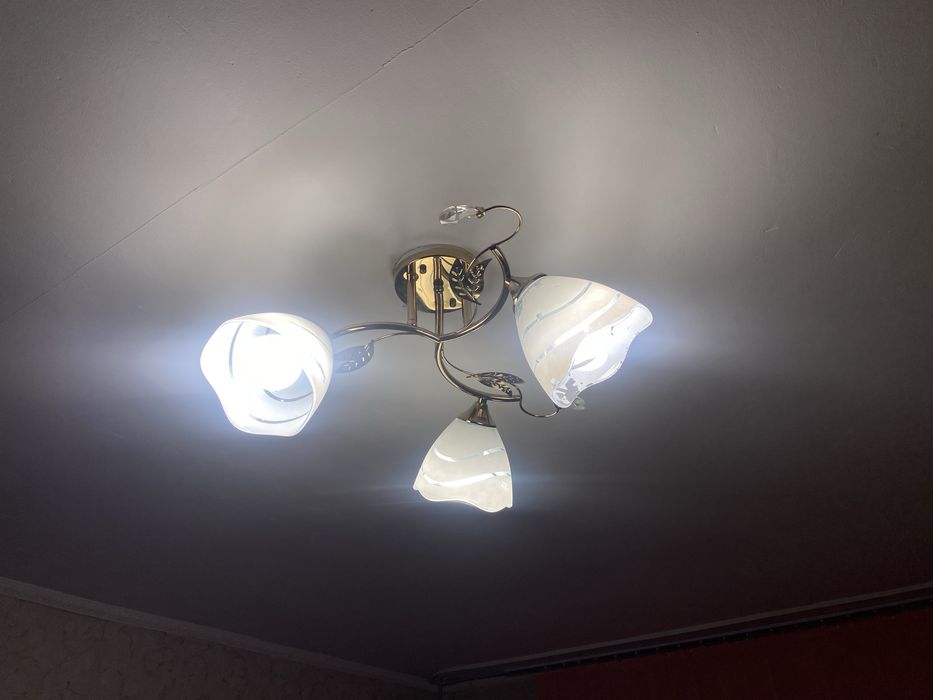 Продам люстру Продам люстру