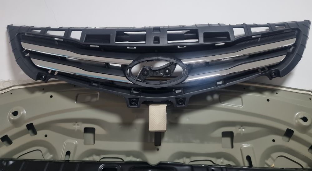 Хюндай акцент Hyundai accent 2011 до 2016 капот .