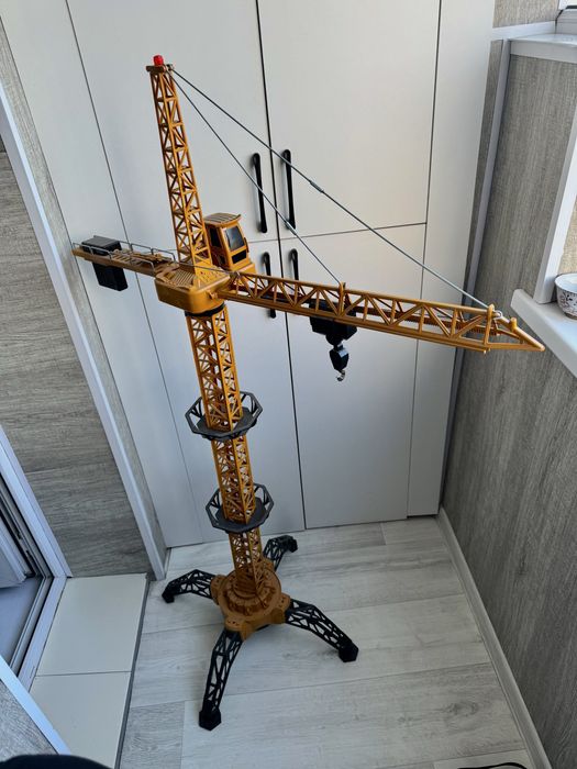 Продаю игрушечный кран