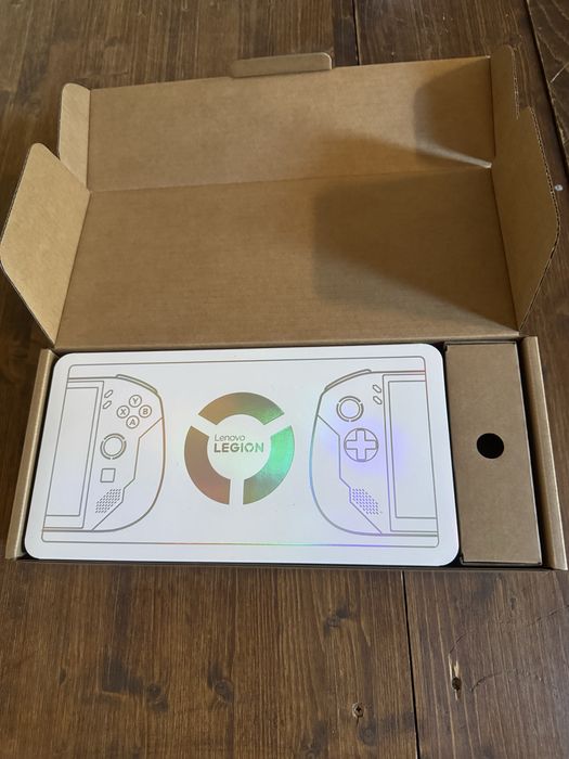 Конзола Lenovo Legion go s Z1 Extreme