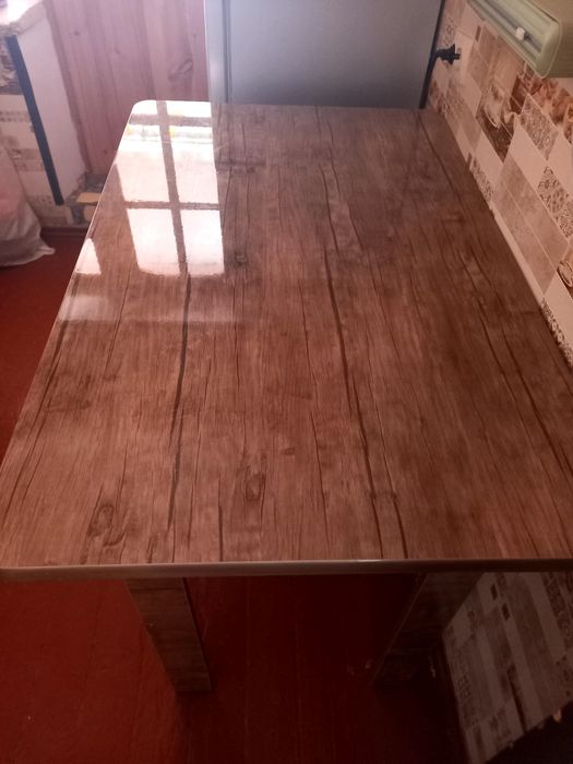 Продаёться кухонный стол