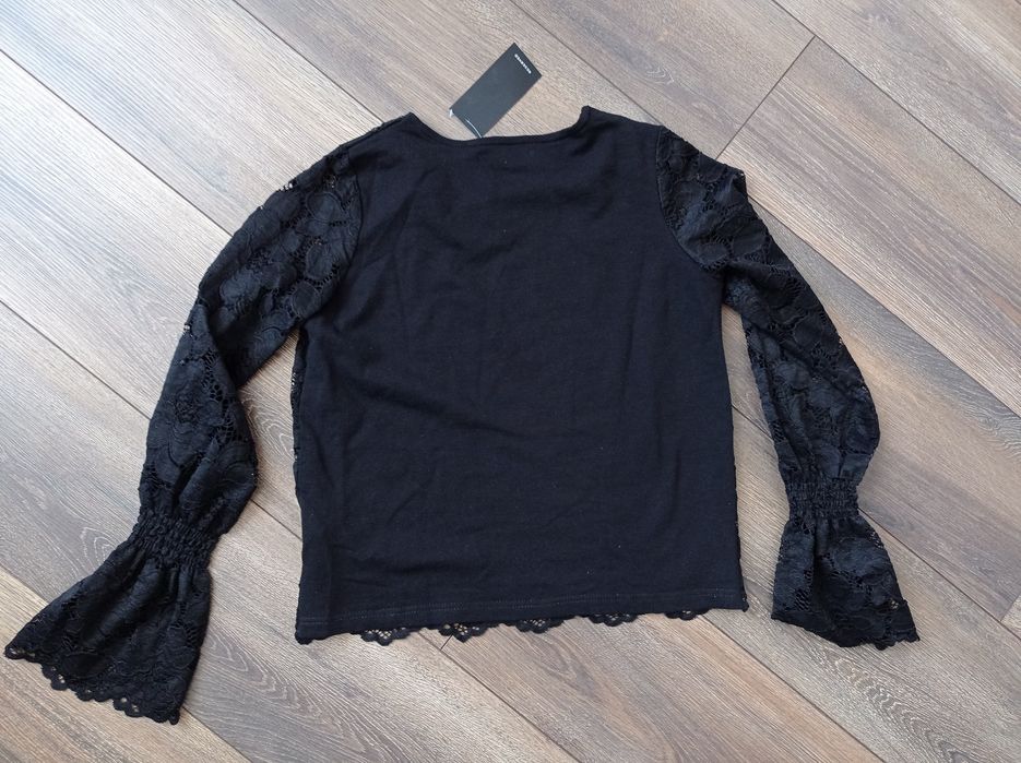 Намалена! Дантелена блуза Reserved