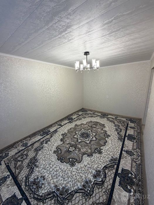 Продается 1 ком. Квартира площадью 30 кв.м. Рядом с Азиз базаром