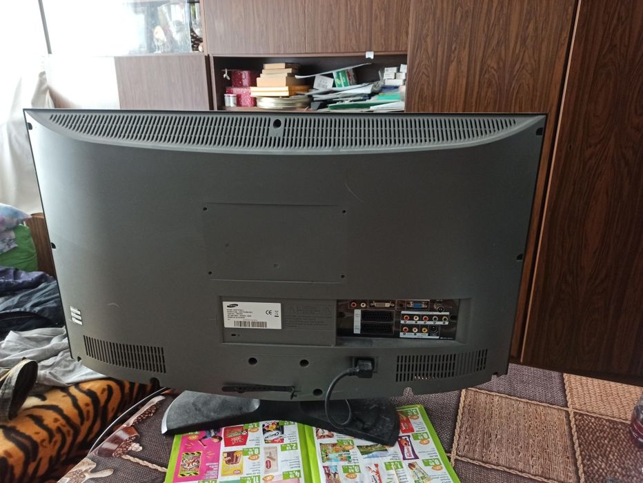 Продавам телевизор Самсунг