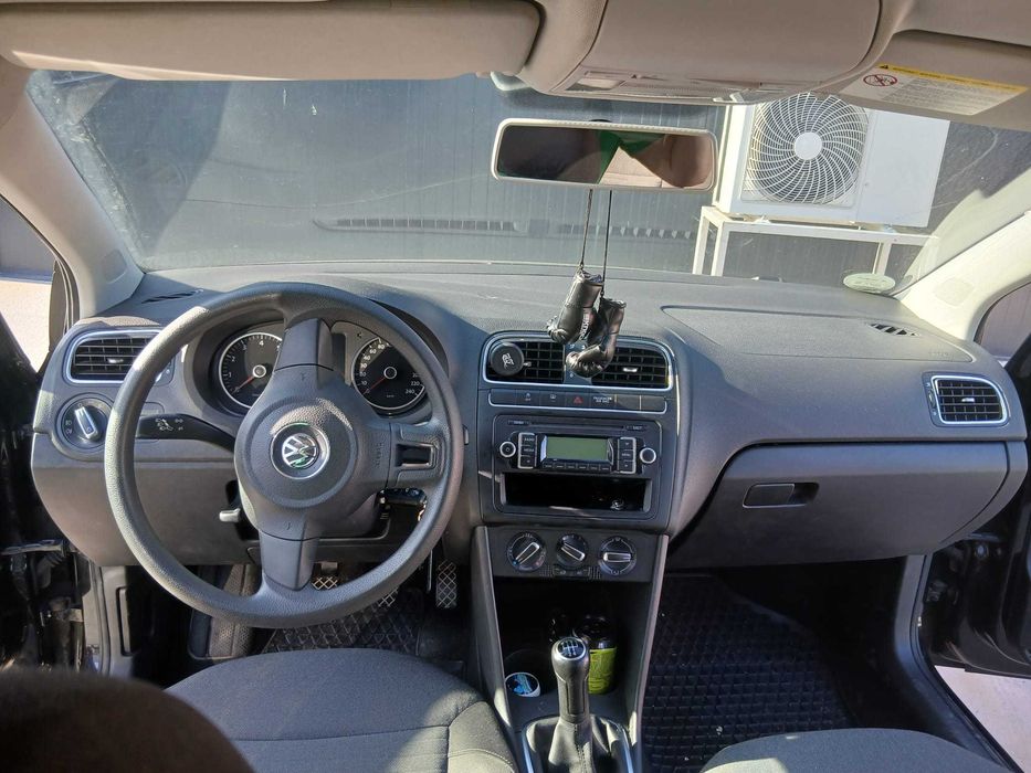 VOLKSWAGEN Polo 2010 — imagine 5