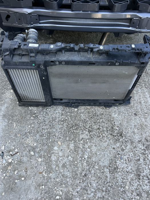 Продавам задница за Пежо 2008