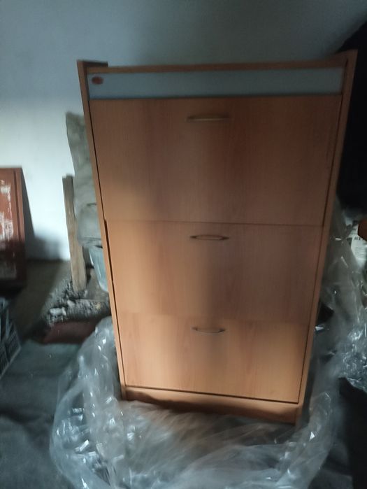 Продам обувницу в отличном состоянии