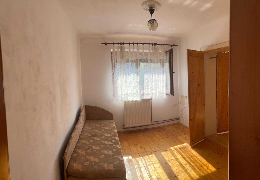 Casa in Vladimirescu 450 mp sau 1213 mp