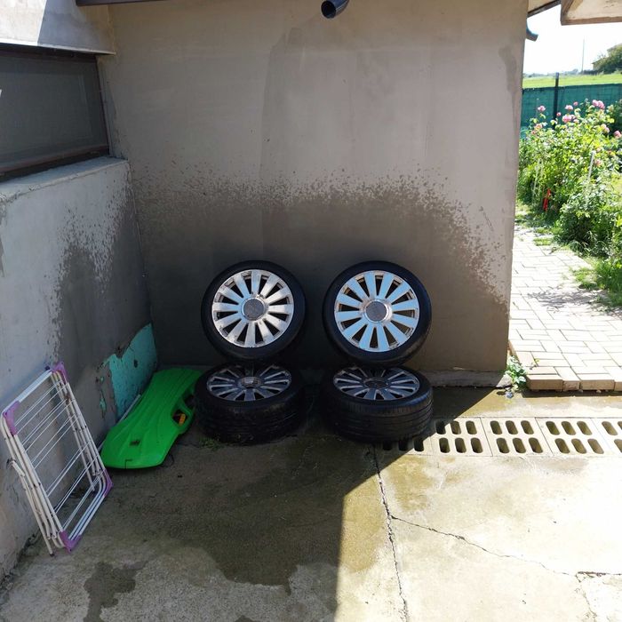 Jante Originale Audi 18" 5x112 cod 4F0601025AA cu Anvelope 245/40/R18, modelul robust cu spițe late