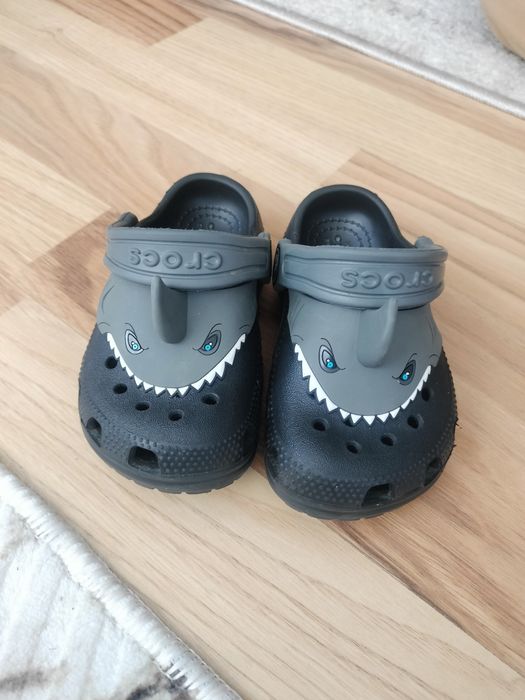 Vănd crocsi bebe