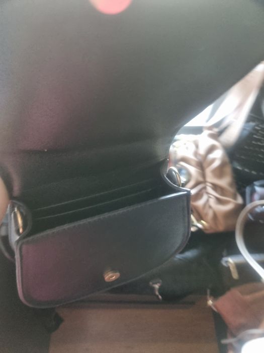 Чанта с метална дръжка