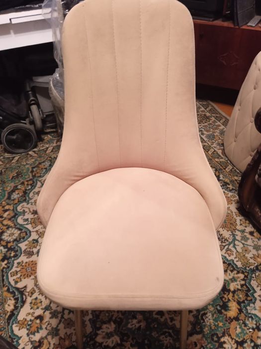 Стулья                 .