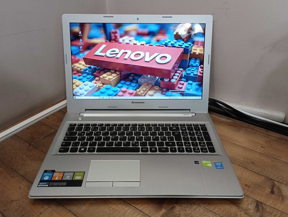 Лаптоп Lenovo Z50-70 i5-4210U 8GB RAM  256GB SSD  нова батерия - 15,6"