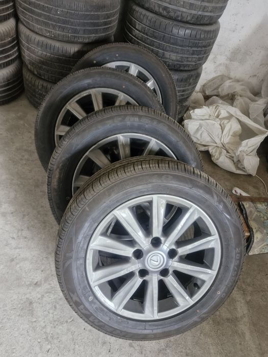 Лексус 570 или Крузак200 R20