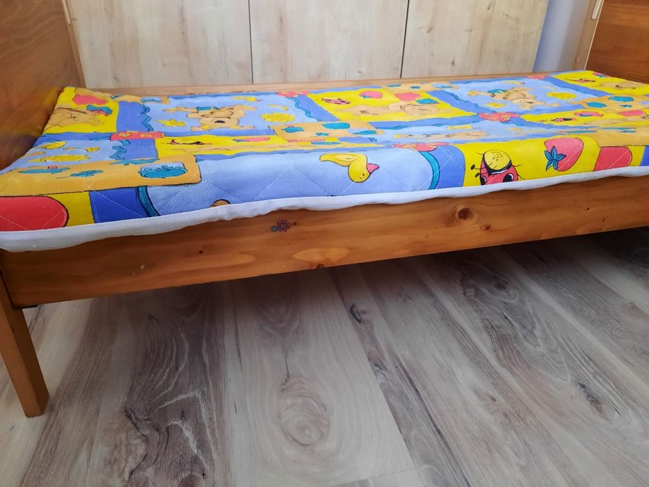 Pat copii 140x70 cm cu saltea 5 cm grosime