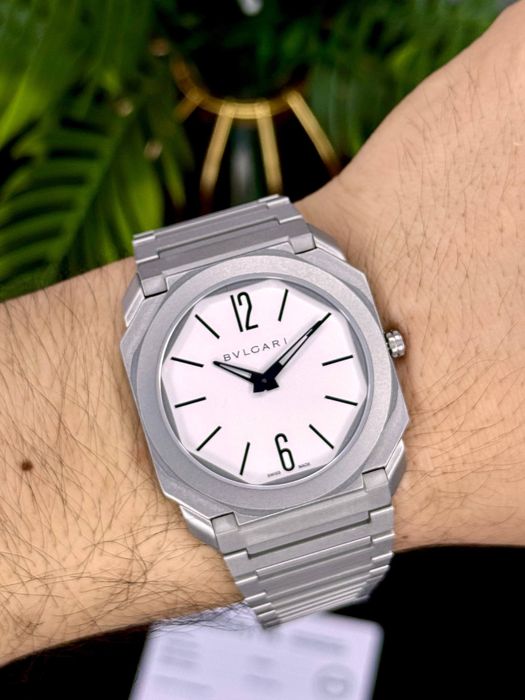 часы Bulgari Octo