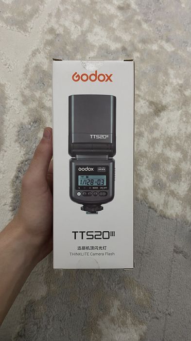 Вспышка godox сатылады