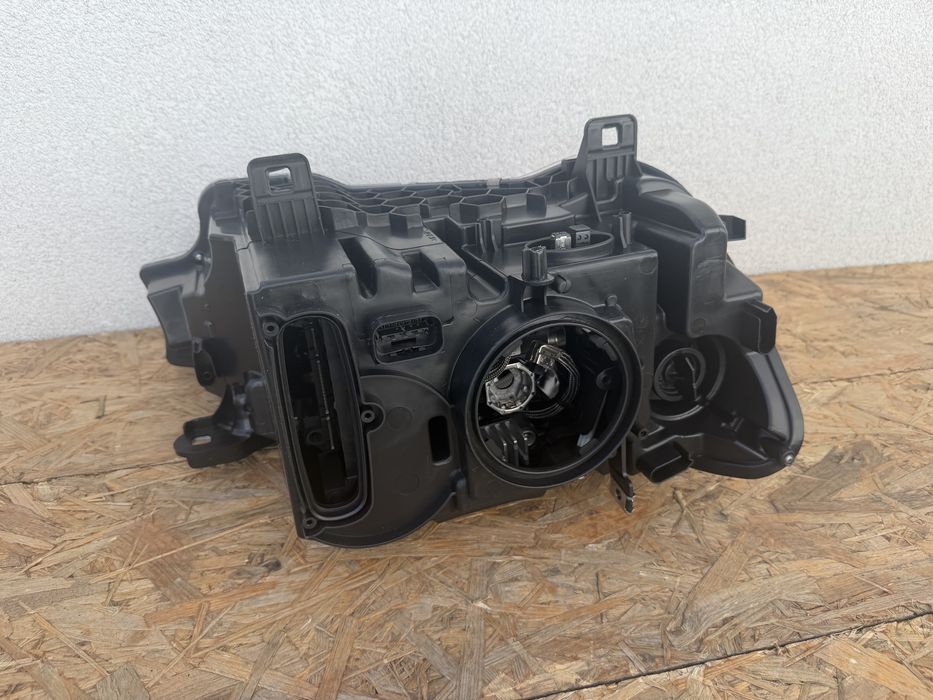 Far stanga BMW X3 X4 F25 F26 LCI Facelift Bi Xenon Adaptiv + Led