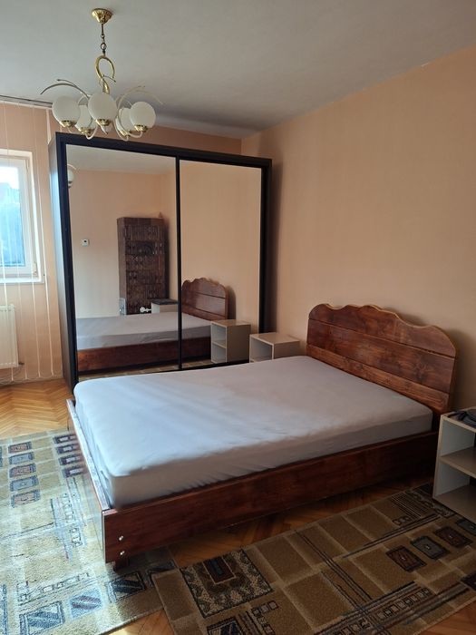 Închiriez apartament