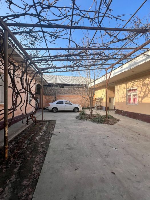 Алмалык, Олмалик, Целина, Ховли Уй, Жихозлари билан Срочно сотилади