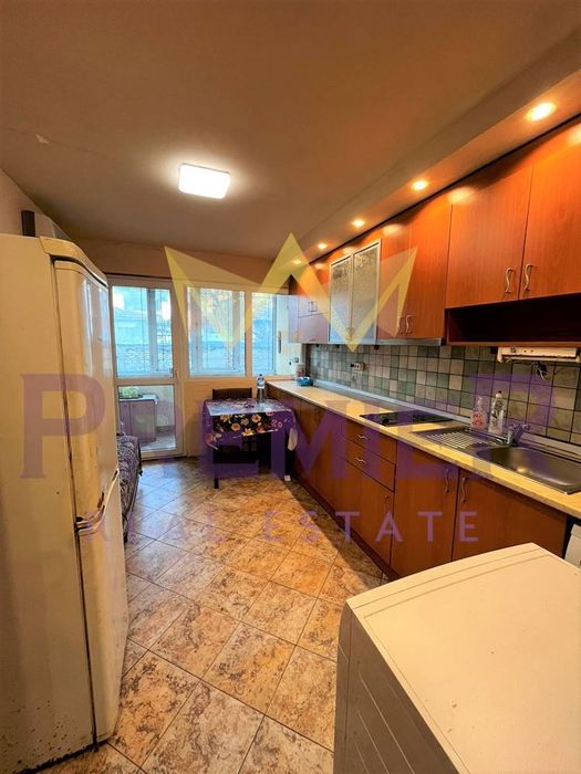 Дава се под наем Четиристаен апартамент в Варна, Зимно кино Тракия - 105 кв.м за 408 € - Снимка #1