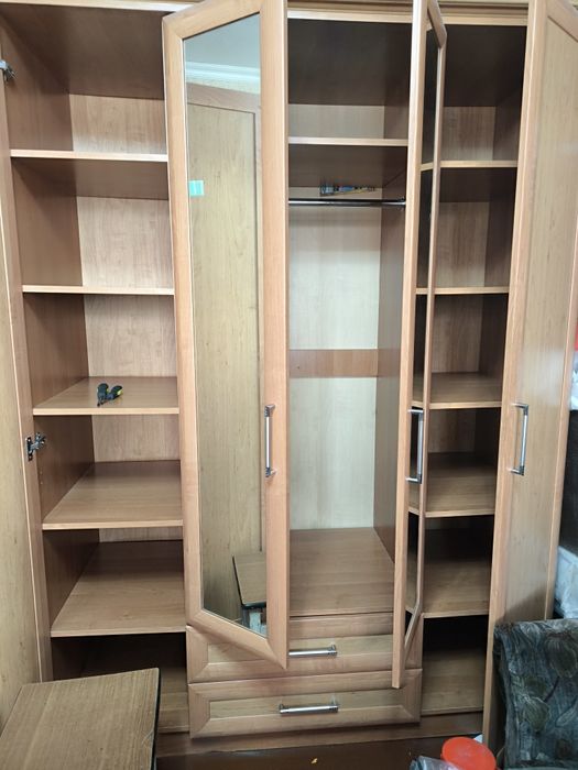 Продам шкаф распашной