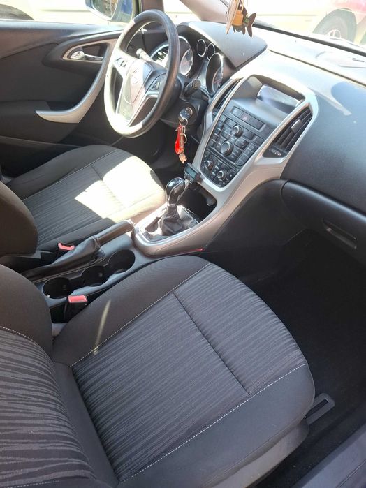 Opel astra j sport touer