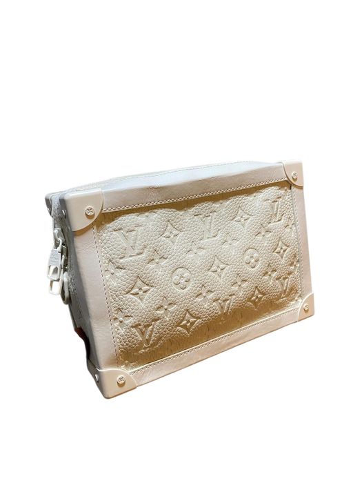 Louis Vuitton чанти налични