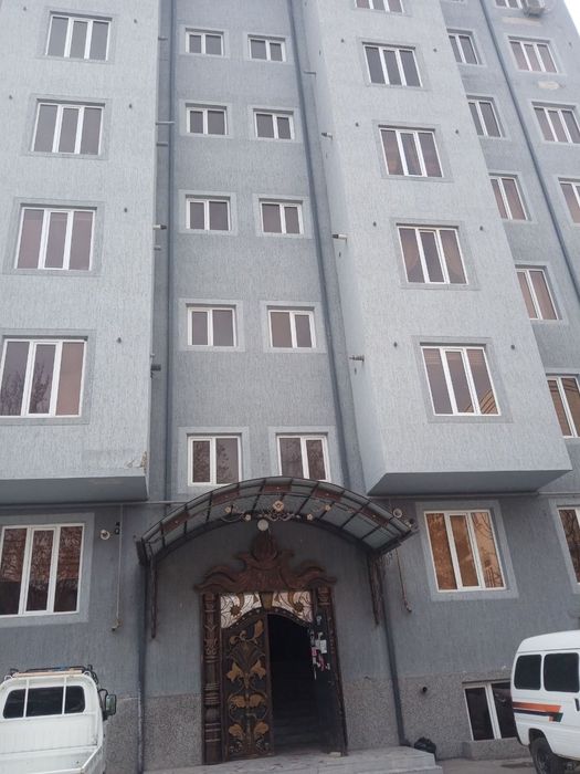 Uy sotiladi 3xona2chietaj navasuturoyka Farg'ona furuniskiy