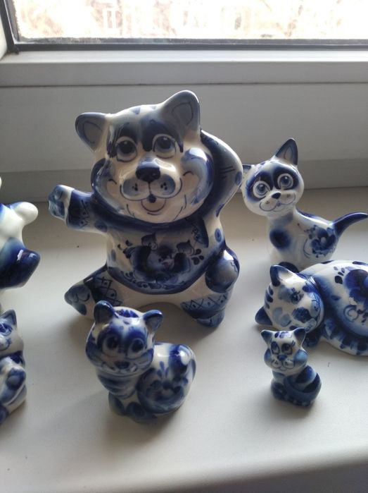 Фарфоровые  котята. Гжель.
