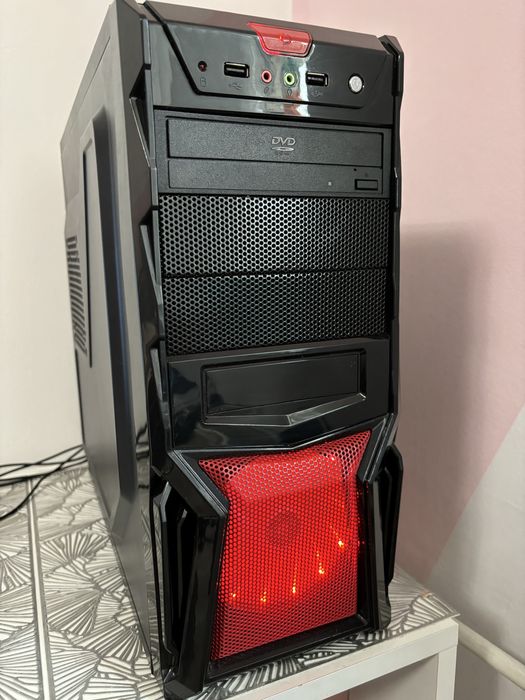 Calculator Gaming + Tastatura si mouse