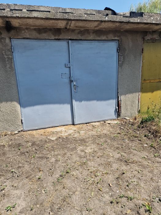 Давам гараж под наем