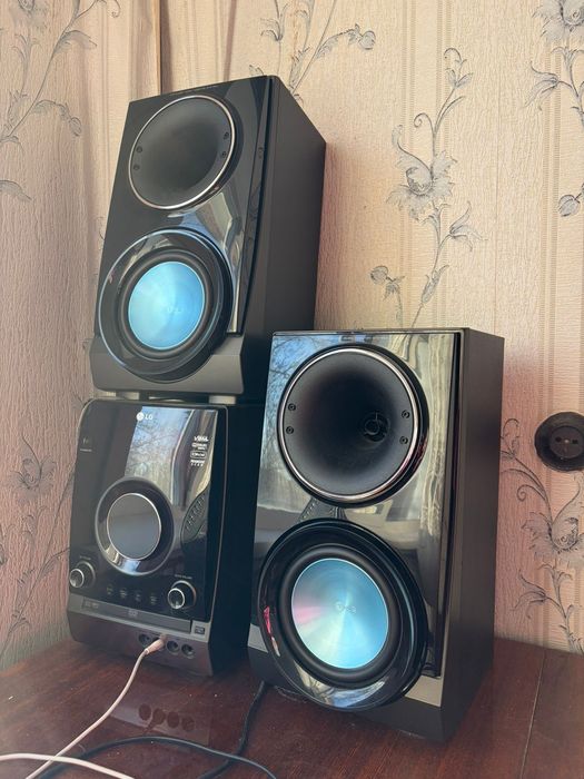 музыкальный центр LG