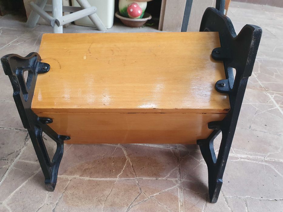 Лостова старинна хлеборезачка