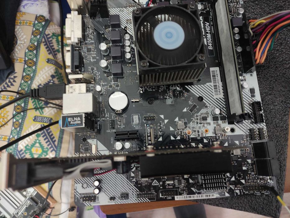 Продам материнскую плату