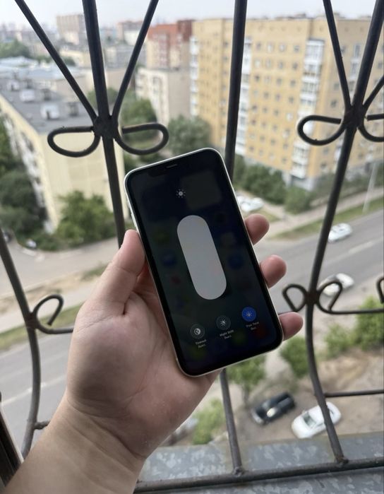 Продам iPhone 11 64gb