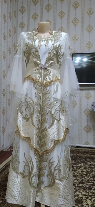 Ansanbl kelinlik to'y libosi